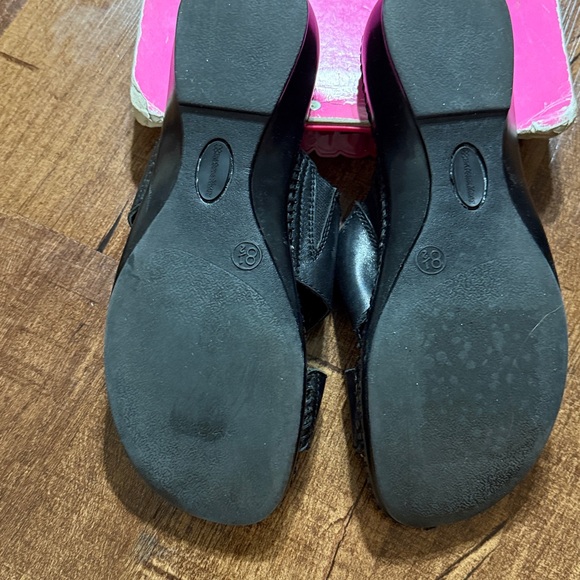 Naturalizer black leather sandals 8.5. - Picture 3 of 5